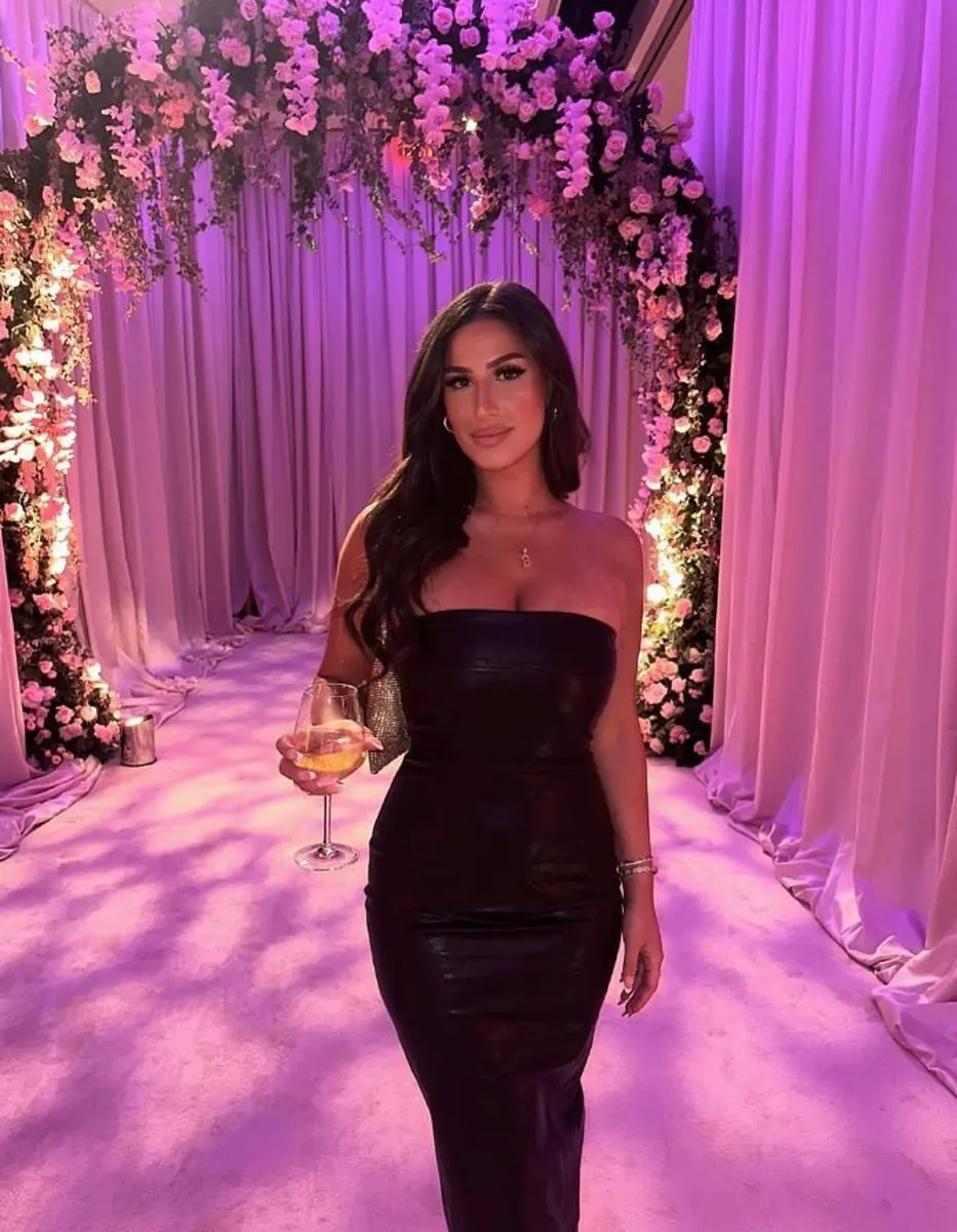 Alessa escort in Dubai