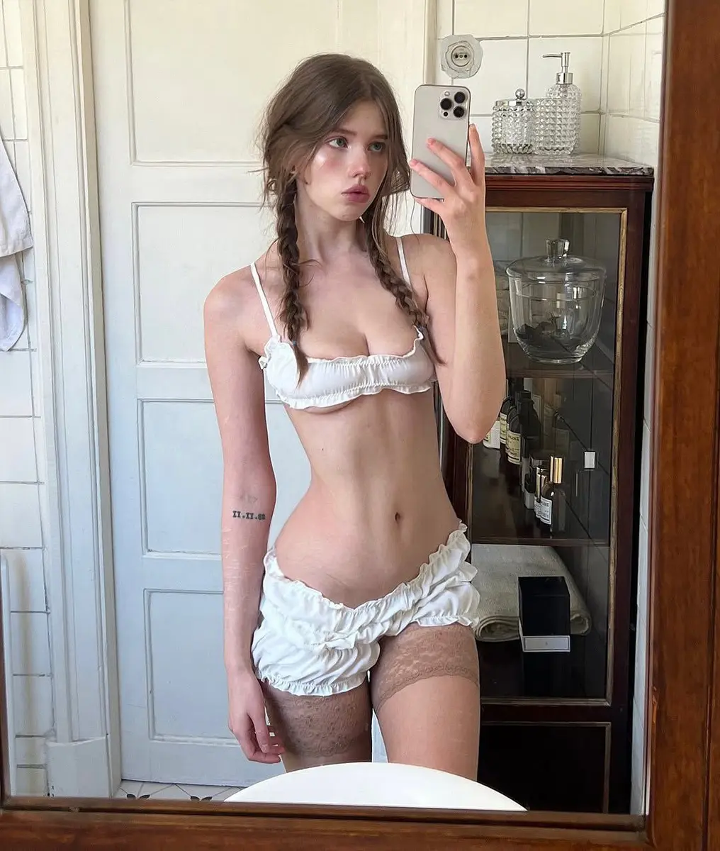 Dina escort in Dubai