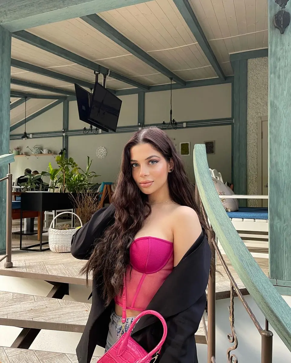 Ella escort in Dubai