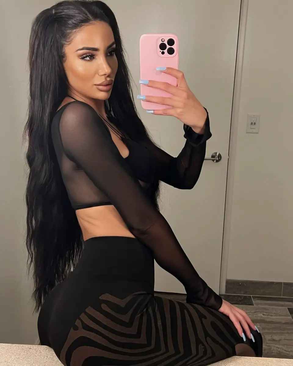 Elza escort in Dubai