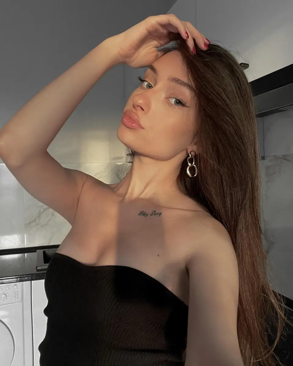 Flora escort in Dubai