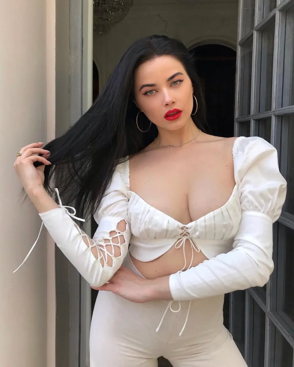 Livia escort in Dubai