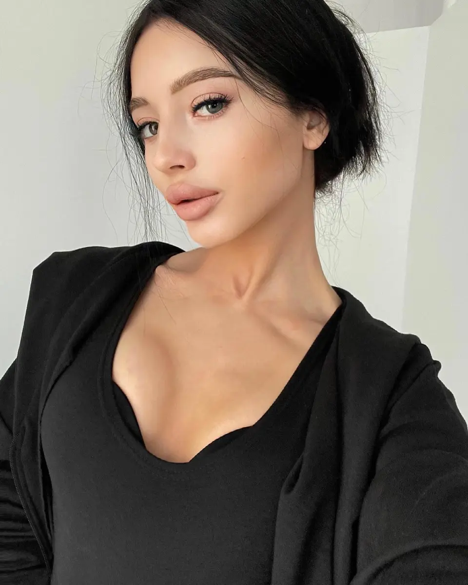 Maryana escort in Dubai