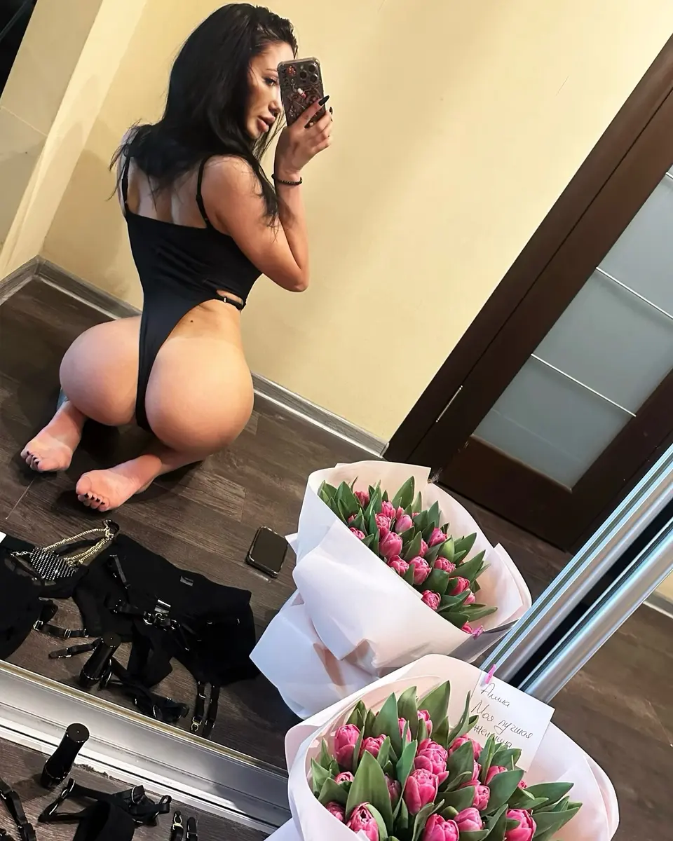 Orina escort in Dubai