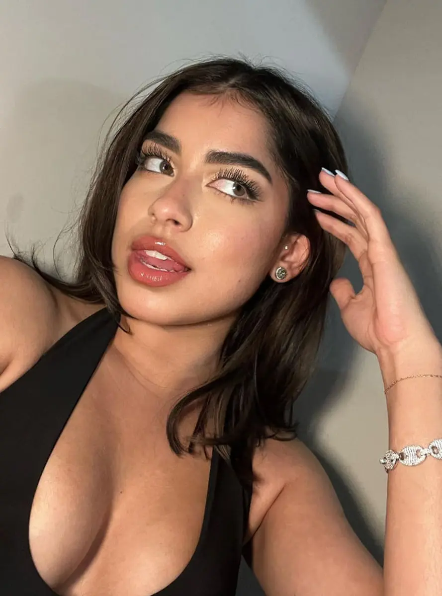 Rose escort in Dubai