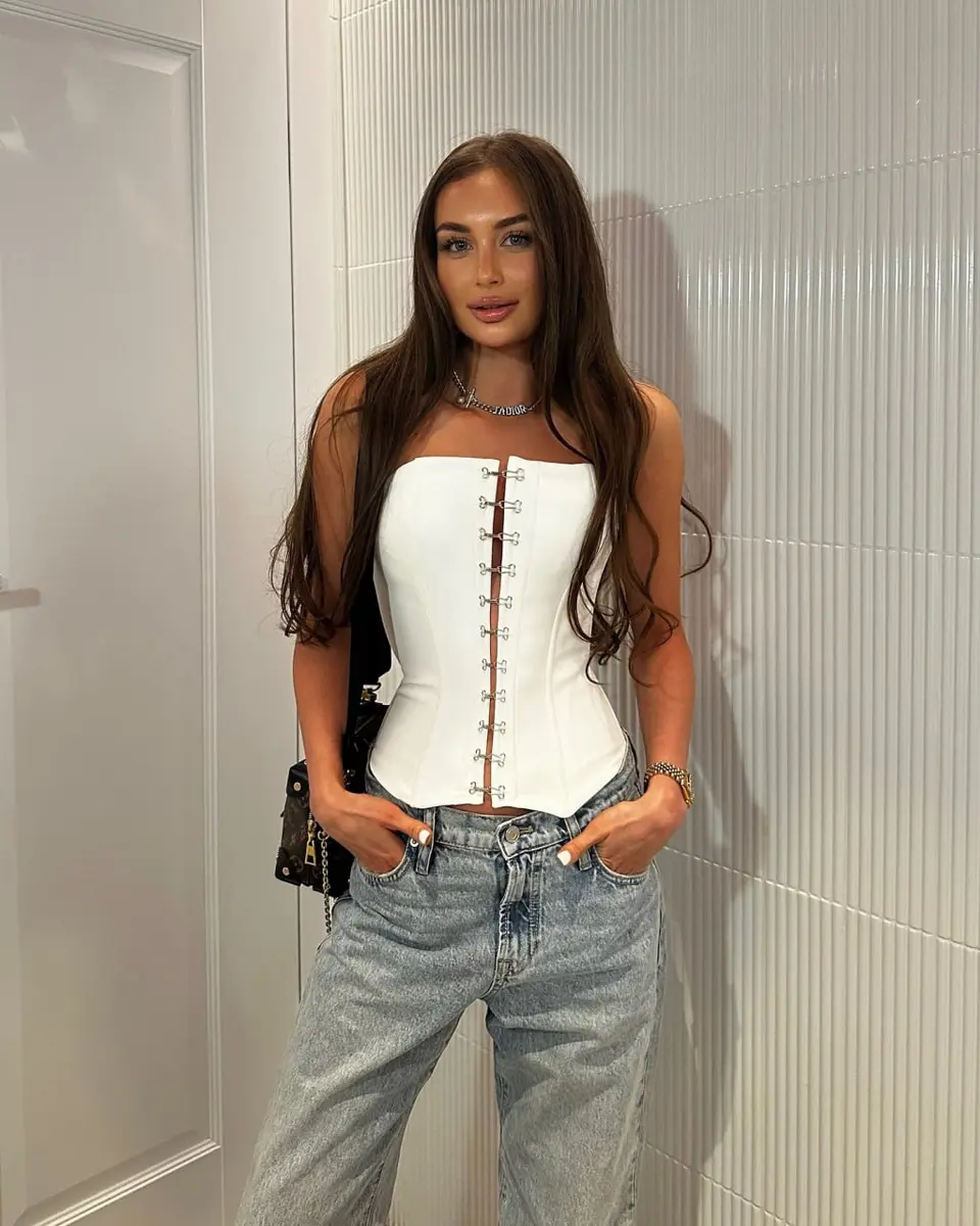 Violetta escort in Dubai